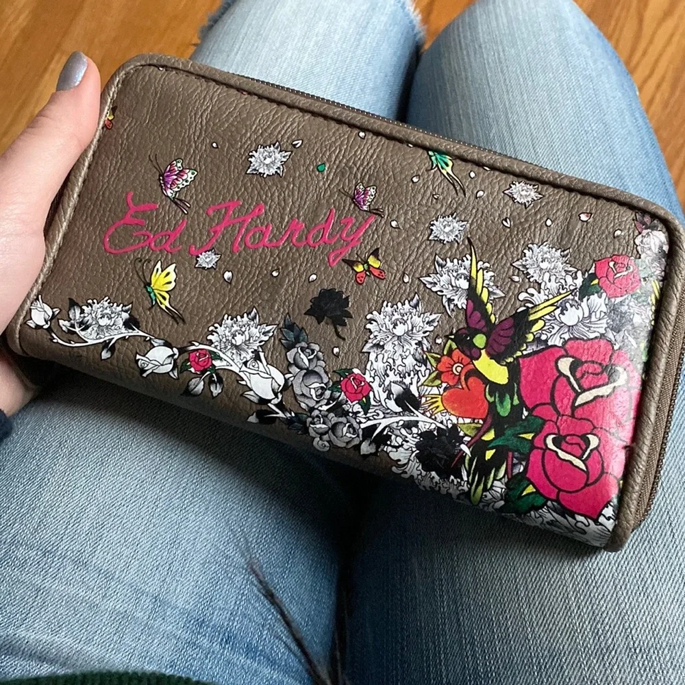 Ed Hardy Wallet - Picture 1 of 4